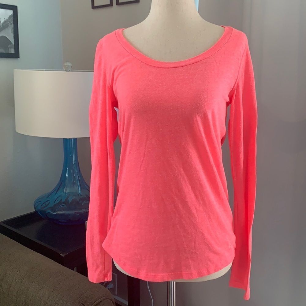 PINK long sleeve tee shirt open back size small EUC